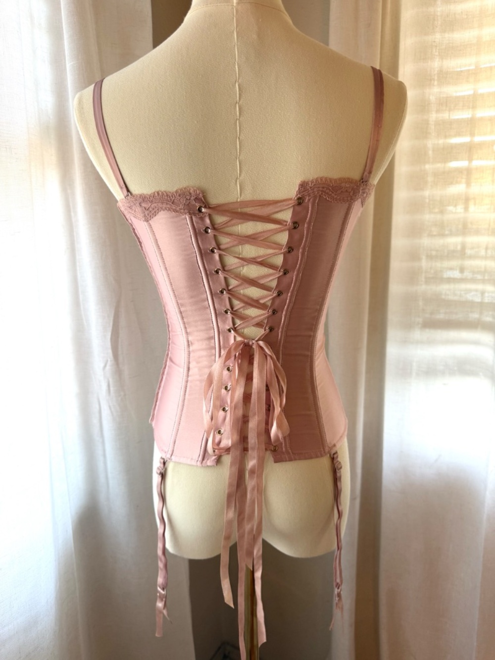 Vintage Y2K Beaded Fredericks of Hollywood Corset - Picture 4 of 11